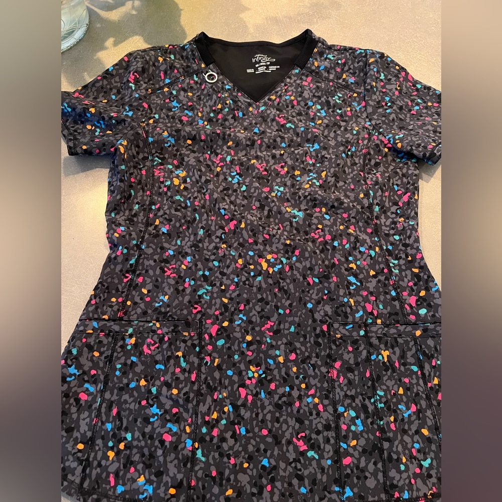 Cherokee Infinity Scrub Top